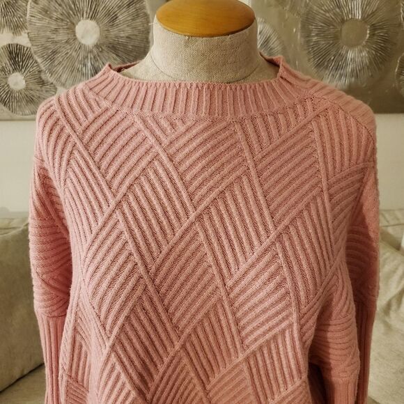 Catherine Malandrino Textured Long Sleeve Pullover - Picture 4 of 11